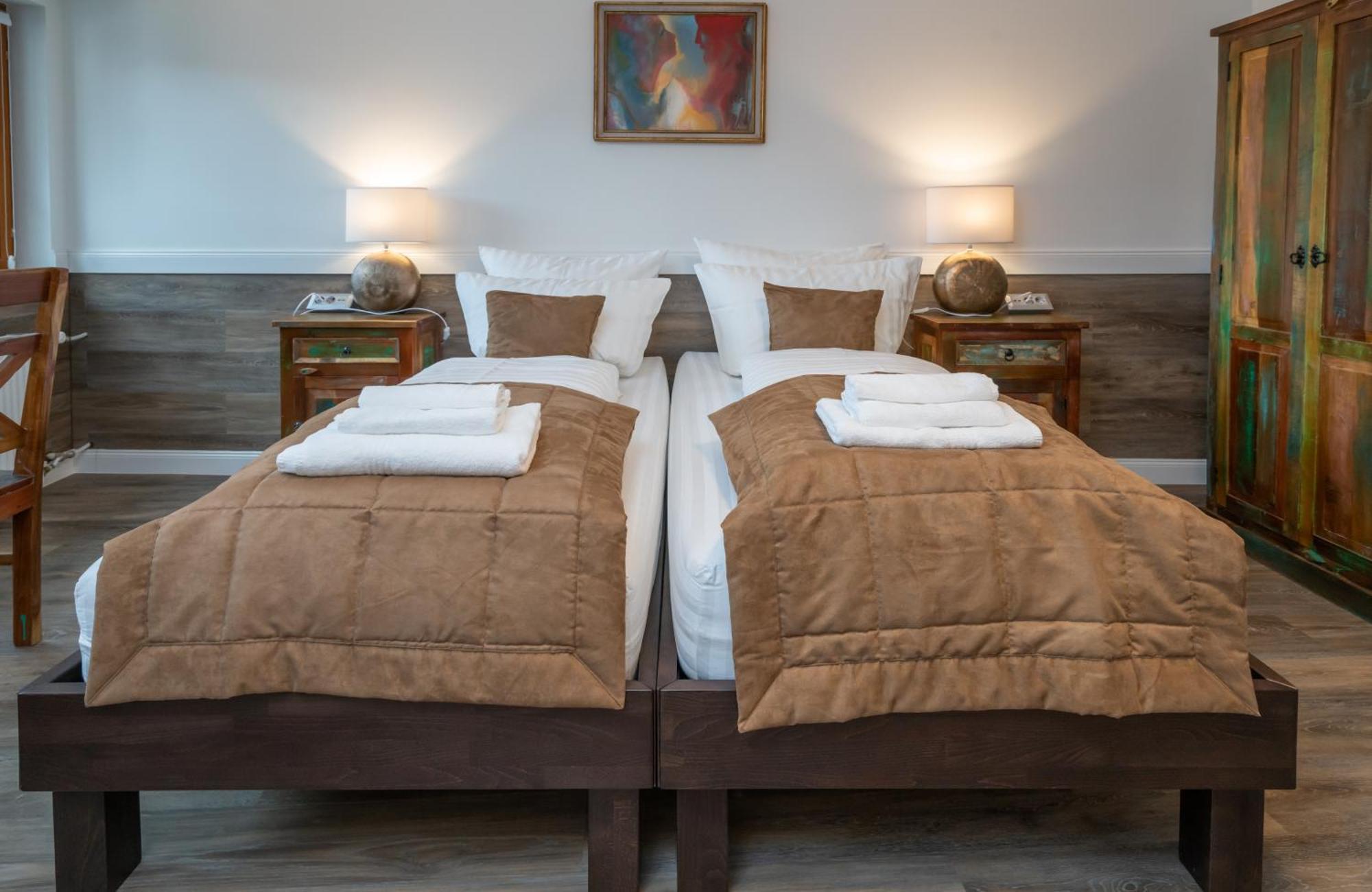 Landhotel Engel & Kreuz Ґаґґенау Екстер'єр фото
