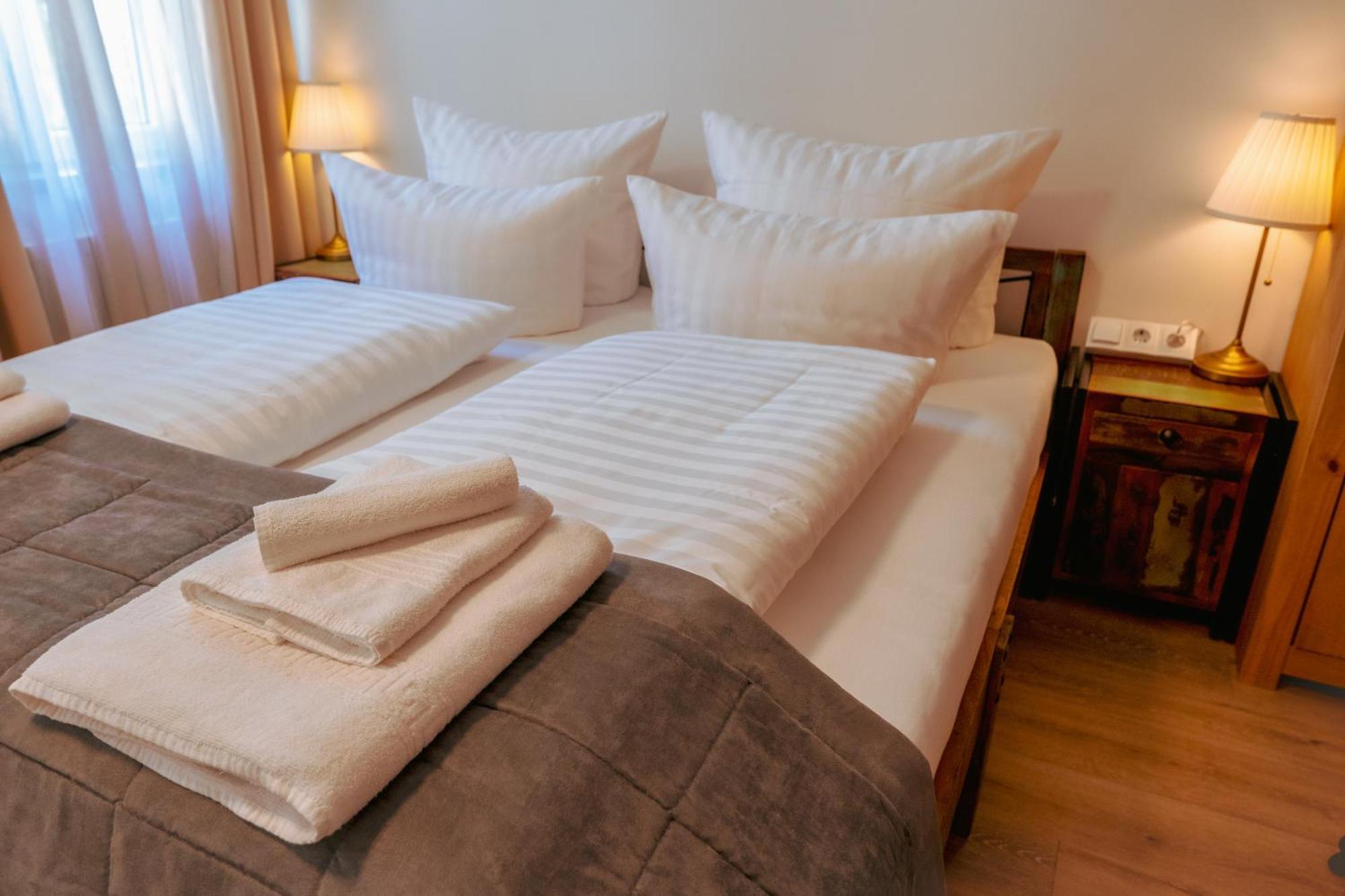 Landhotel Engel & Kreuz Ґаґґенау Екстер'єр фото