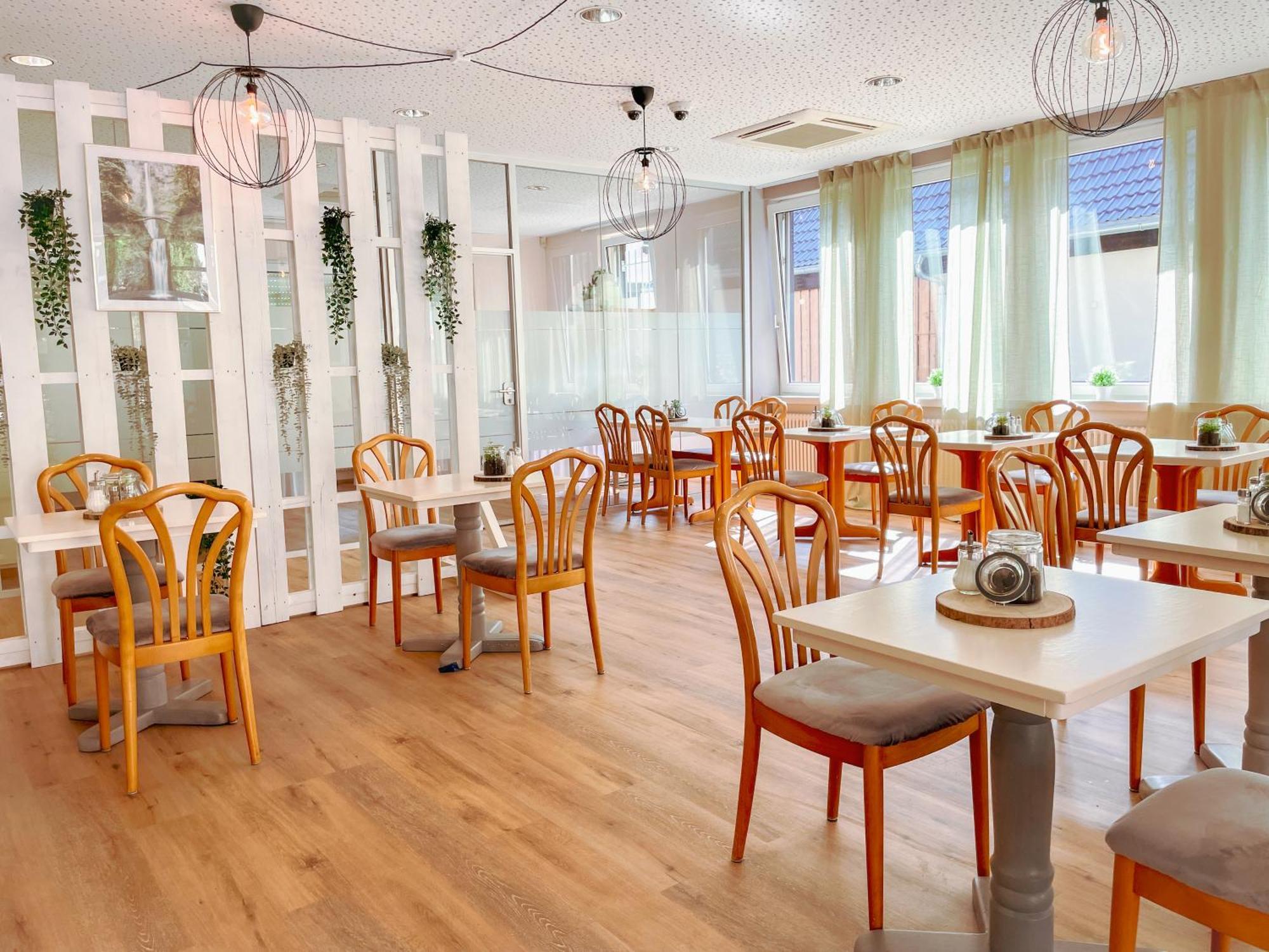 Landhotel Engel & Kreuz Ґаґґенау Екстер'єр фото